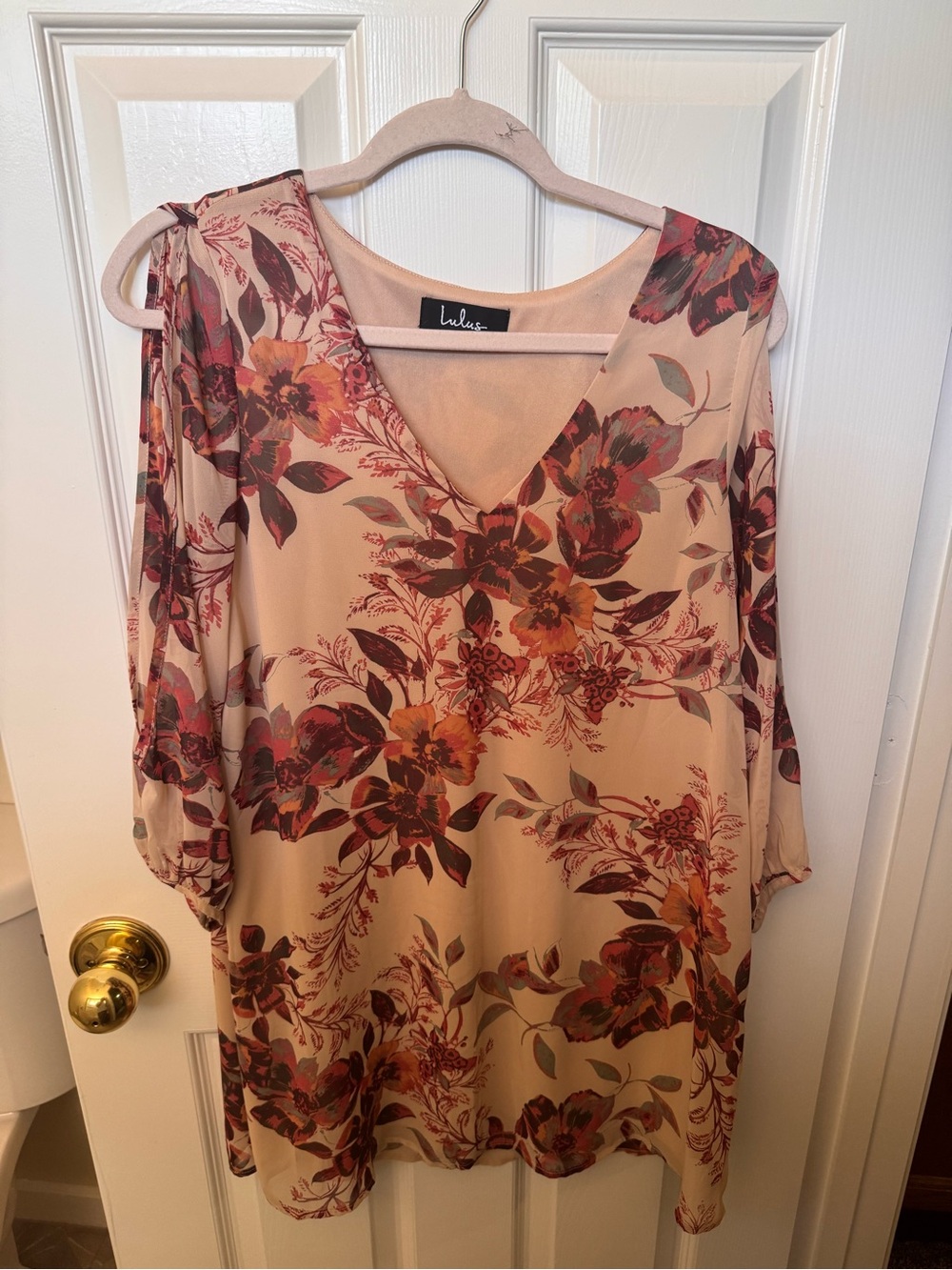 Lulu's Blush Floral V-Neck Women’s Dress